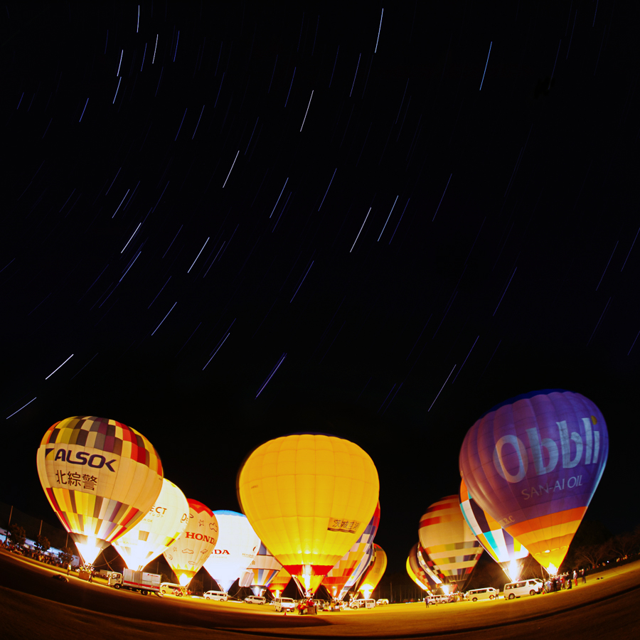 startrails_balloon_illusion_141122-3.jpg